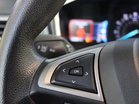 Used 2020 Ford Fusion SE w/ Fleet SE Value Package FWD image 17