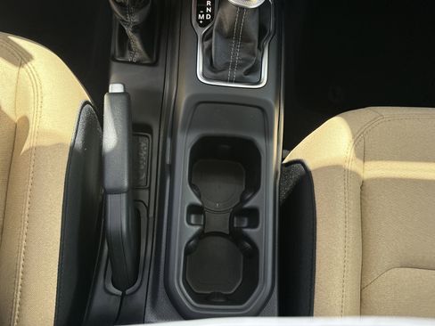 New 2026 Jeep Gladiator Willys AWD/4WD image 17