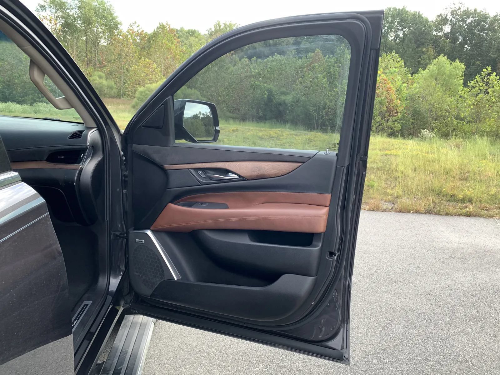 Used 2016 Cadillac Escalade Premium AWD/4WD image 29