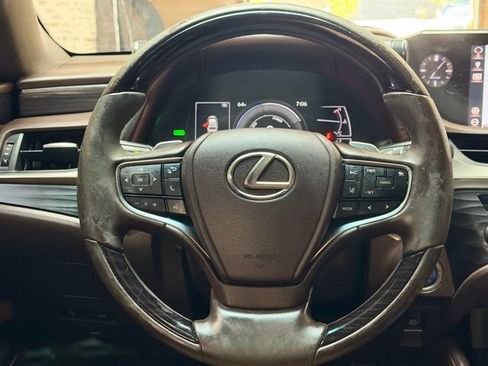 Used 2019 Lexus ES 300h w/ Premium Package FWD image 16