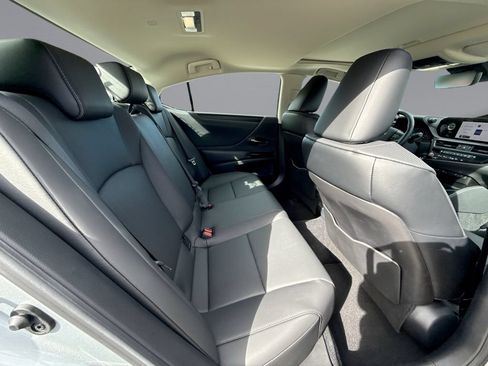 Used 2025 Lexus ES 350 w/ Premium Package FWD image 17