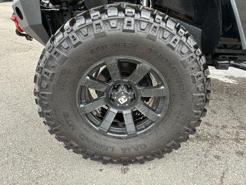 Used 2016 Jeep Wrangler Unlimited Rubicon w/ Connectivity Group image 9