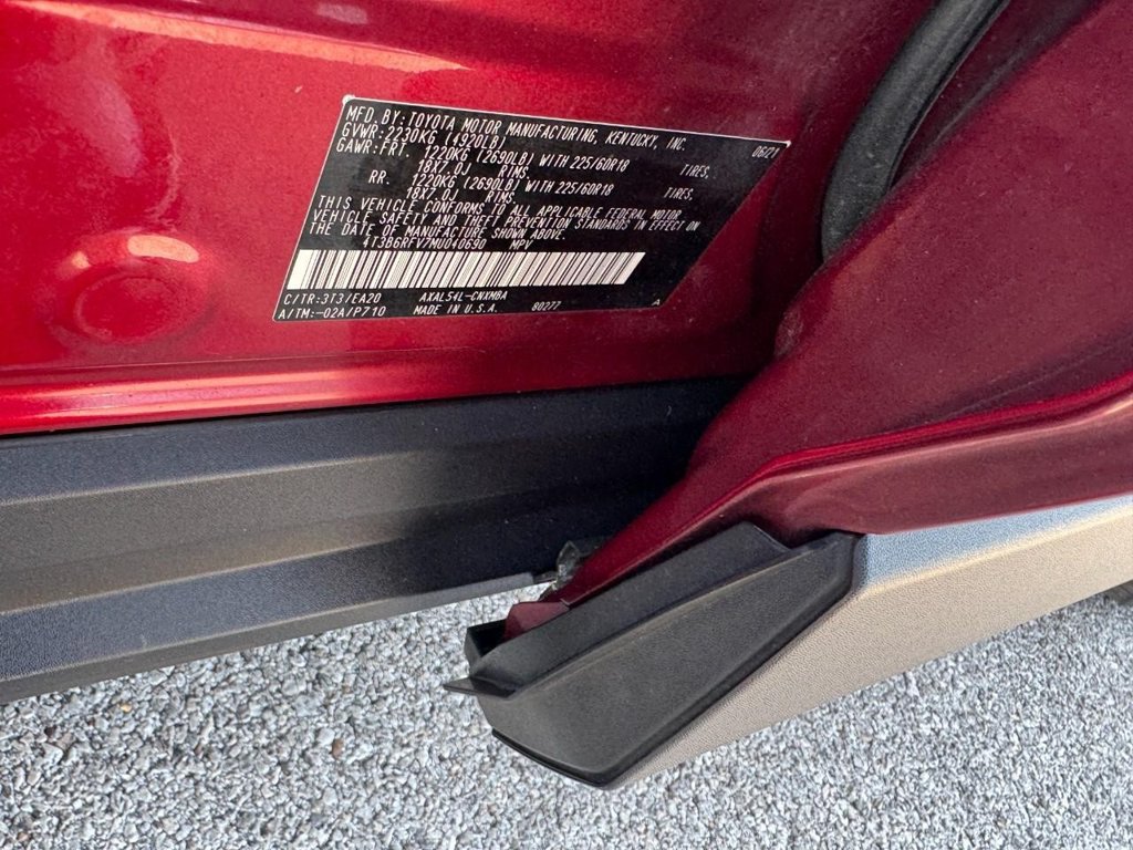 Used 2021 Toyota RAV4 XLE Premium AWD/4WD image 24