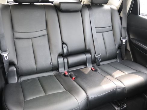 Used 2016 Nissan Rogue SL AWD/4WD image 6
