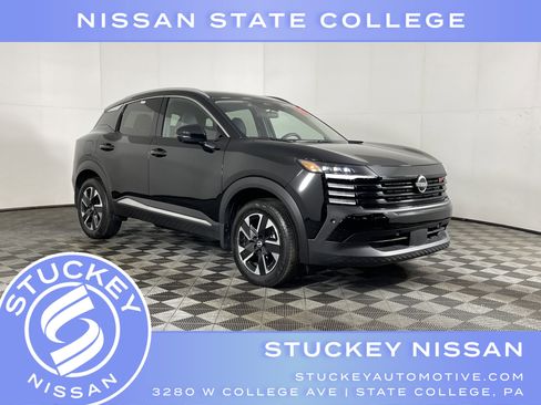 Used 2025 Nissan Kicks SR image 1