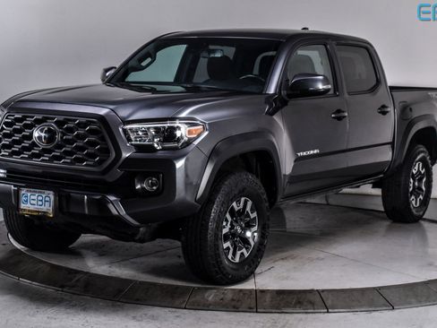Used 2023 Toyota Tacoma TRD Off-Road w/ Technology Package image 2