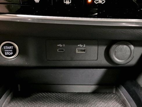 Used 2023 Nissan Rogue S image 33