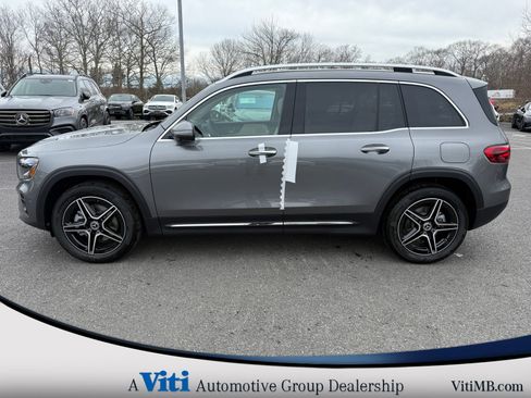 Used 2026 Mercedes-Benz GLB 250 4MATIC image 5