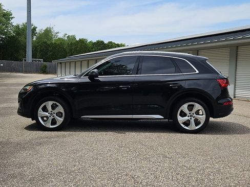 Used 2021 Audi Q5 2.0T Premium Plus w/ Premium Plus Package AWD/4WD image 2