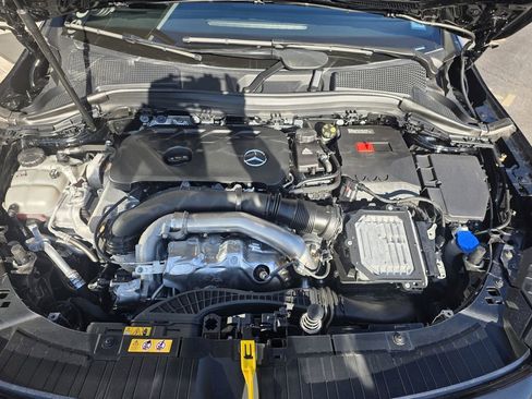Certified 2025 Mercedes-Benz GLA 250 4MATIC image 34