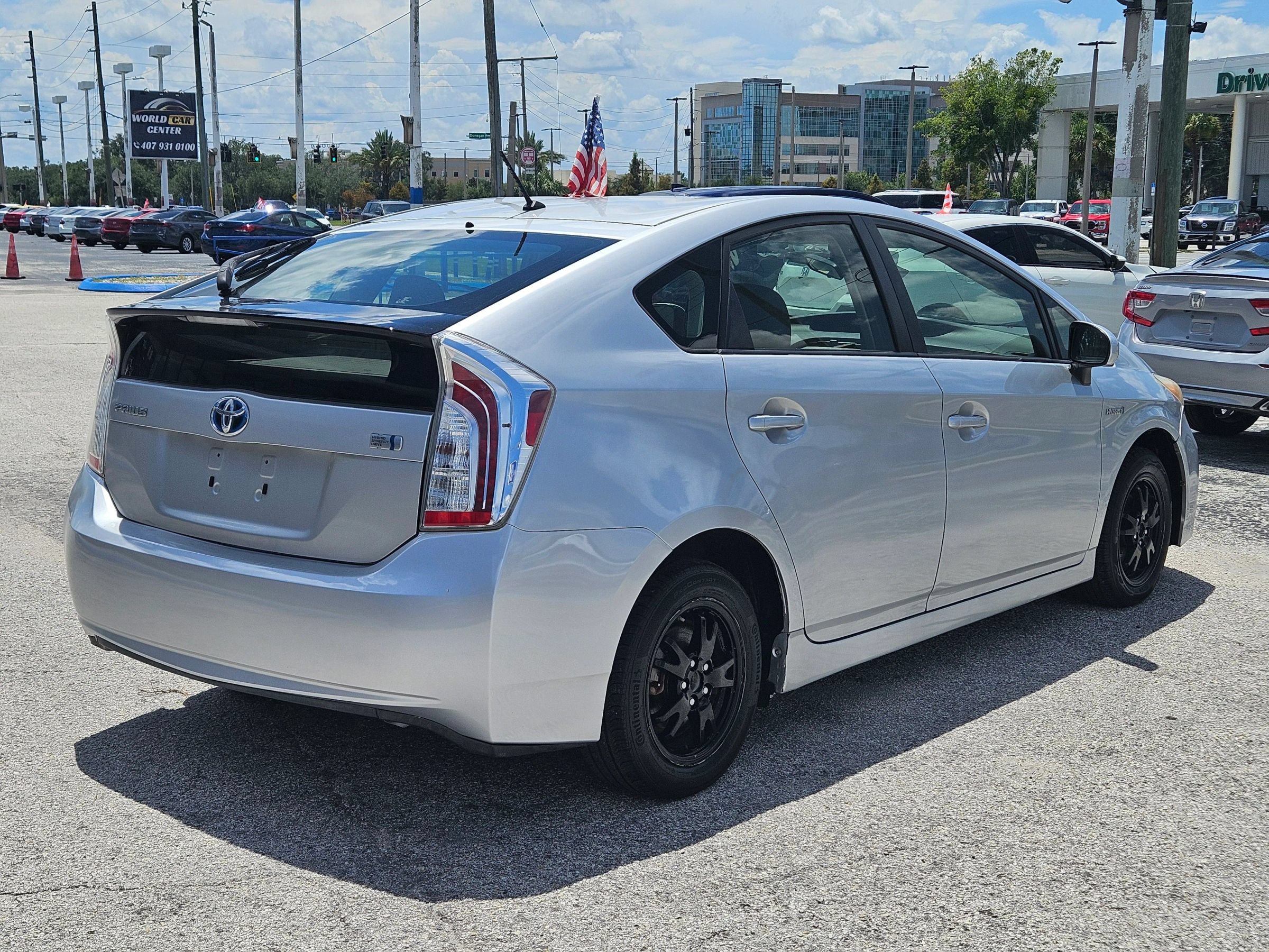 Used 2014 Toyota Prius Two FWD image 6