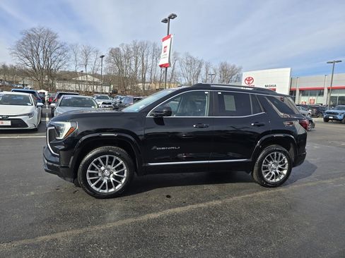 Used 2026 GMC Terrain Denali image 3