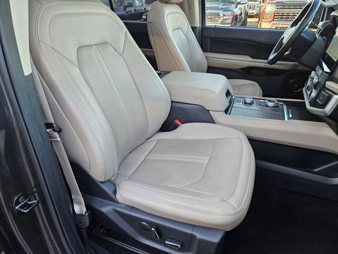 Used 2024 Ford Expedition Max Limited image 30