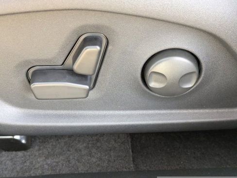 New 2026 Jeep Compass Latitude w/ Sun and Sound Group image 18