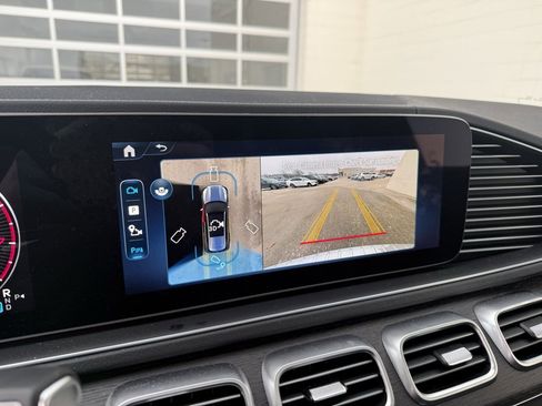 Used 2025 Mercedes-Benz GLS 450 4MATIC image 27