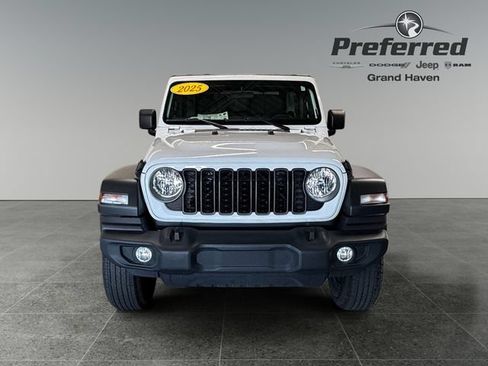 Used 2025 Jeep Wrangler Sport AWD/4WD image 12