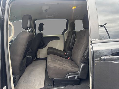 Used 2012 Dodge Grand Caravan SXT w/ UConnect Hands-Free Group FWD image 11