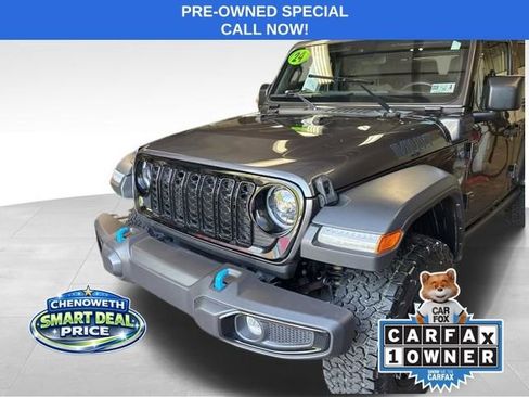 Used 2024 Jeep Wrangler Unlimited AWD/4WD image 2