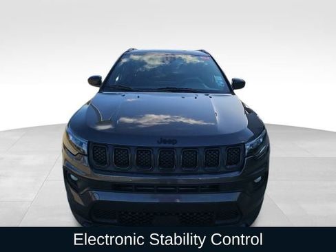 Used 2024 Jeep Compass Latitude w/ Convenience Group image 10