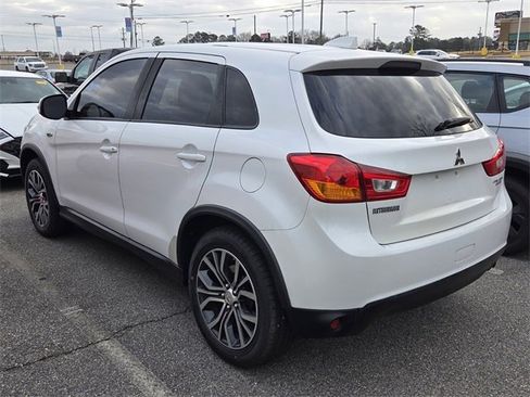 Used 2017 Mitsubishi Outlander Sport ES image 18