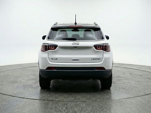 Used 2025 Jeep Compass Limited AWD/4WD image 7
