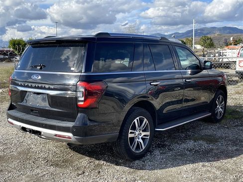 Used 2022 Ford Expedition Limited image 3