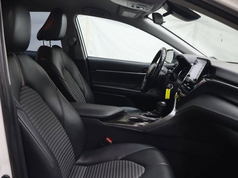 Used 2021 Toyota Camry SE image 10