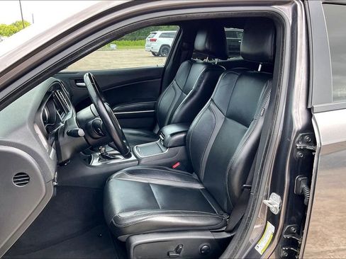 Used 2022 Dodge Charger SXT w/ Leather Interior Group RWD image 17