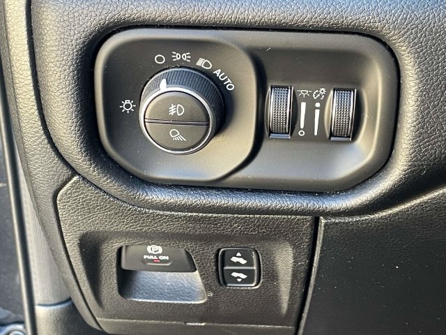 Used 2019 RAM 1500 Big Horn RWD image 21