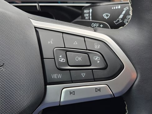 Certified 2024 Volkswagen Atlas SE FWD image 21