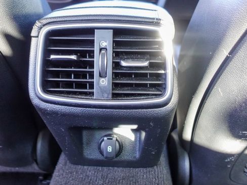 Used 2022 Genesis G70 3.3T image 25