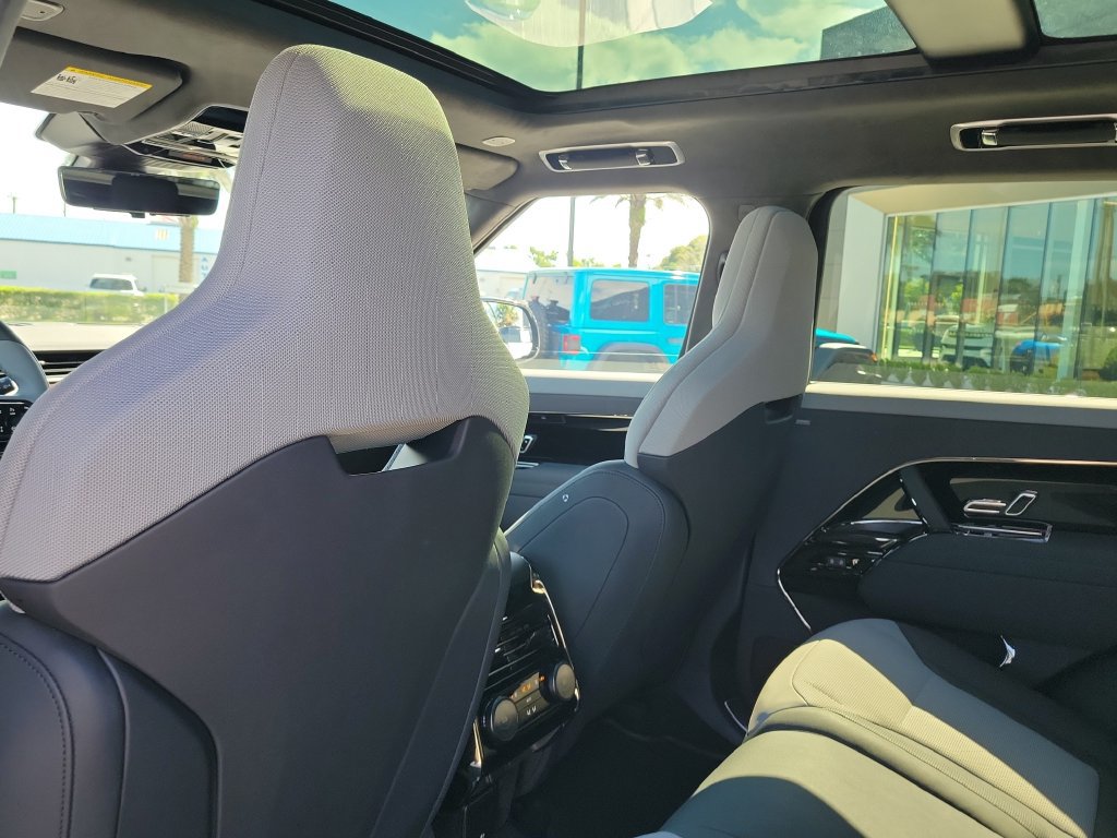 New 2027 Land Rover Range Rover Sport SV AWD/4WD image 17