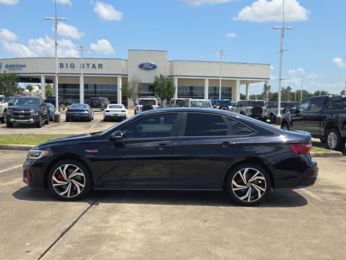 Used 2023 Volkswagen Jetta GLI Autobahn FWD image 9