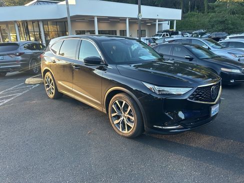 Used 2023 Acura MDX SH-AWD w/ Technology Package image 2