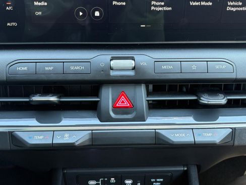 Used 2025 Kia K4 EX image 25