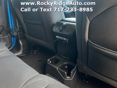 Used 2022 Jeep Wrangler Unlimited Sport image 32