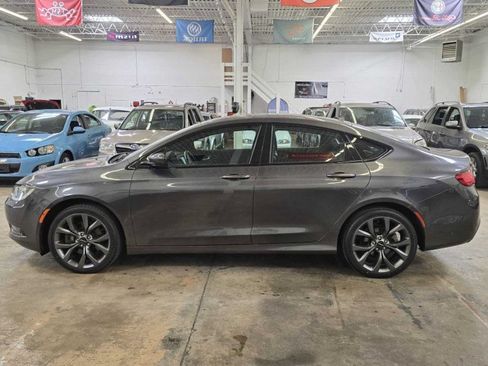 Used 2015 Chrysler 200 S AWD/4WD image 19