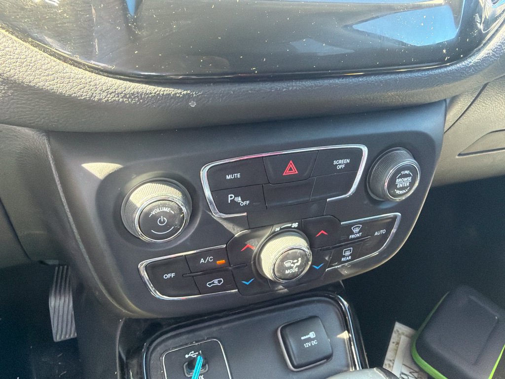 Used 2019 Jeep Compass Latitude FWD image 10