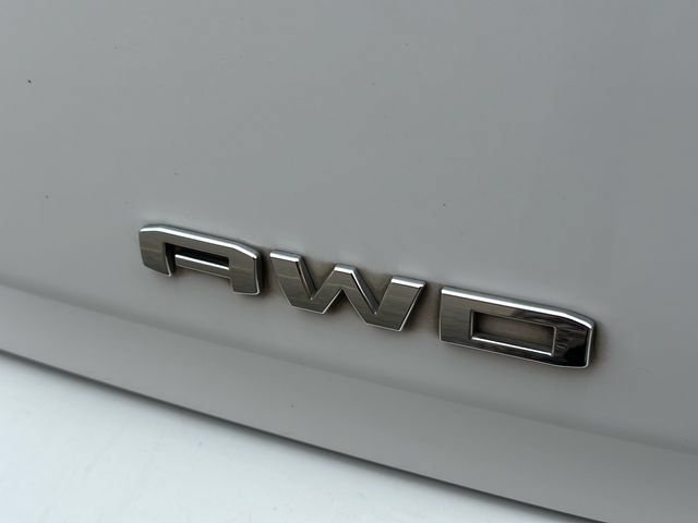 Used 2023 GMC Terrain SLT AWD/4WD image 12