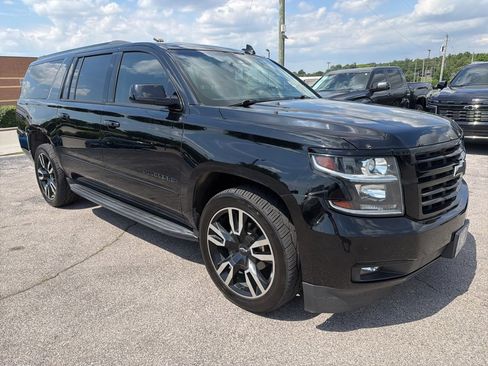 Used 2018 Chevrolet Suburban Premier AWD/4WD image 2