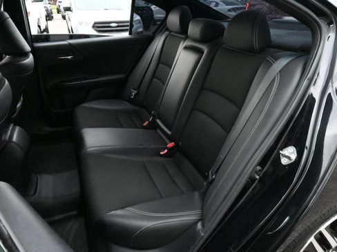 Used 2017 Honda Accord Sport image 16