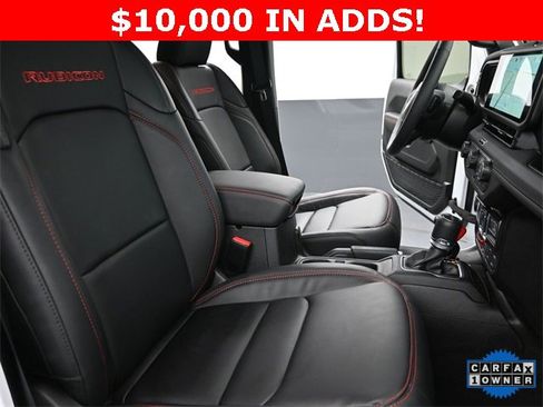 Used 2025 Jeep Gladiator Rubicon image 19