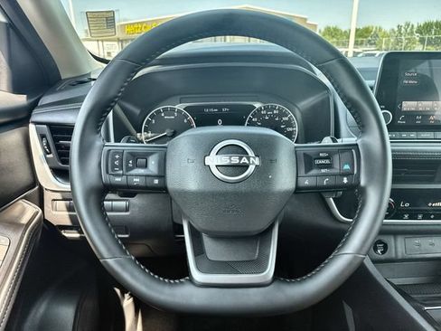Used 2026 Nissan Rogue SV AWD/4WD image 14