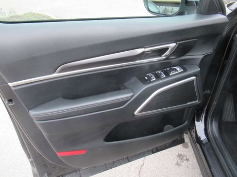 Used 2024 Kia Telluride LX image 14