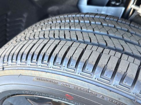 New 2025 Jeep Grand Cherokee Altitude image 10