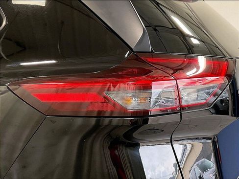 Certified 2023 Nissan Rogue SV AWD/4WD image 33
