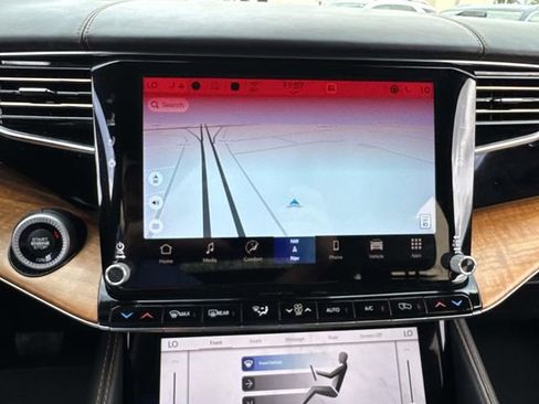 Used 2022 Jeep Grand Wagoneer Series III image 29