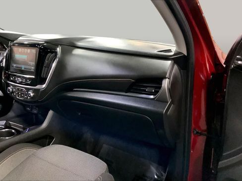 Used 2018 Chevrolet Traverse LT AWD/4WD image 19