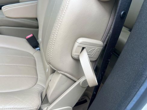 Used 2011 GMC Acadia SLT image 30