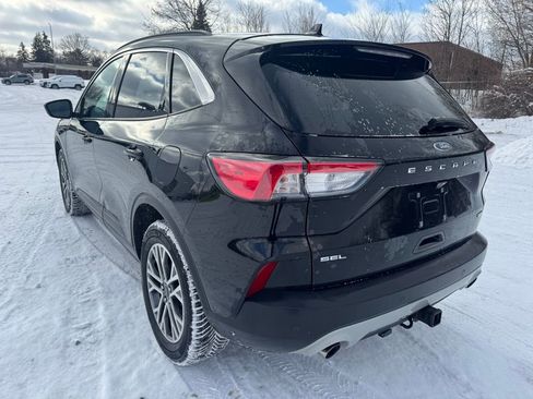 Used 2020 Ford Escape SEL image 3